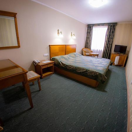 Hotel Edem Karagandy Exteriör bild