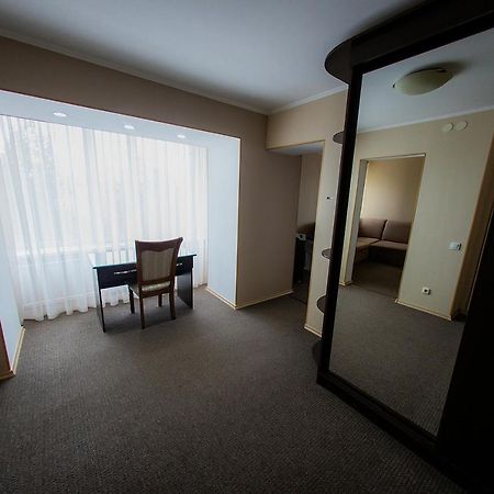 Hotel Edem Karagandy Exteriör bild