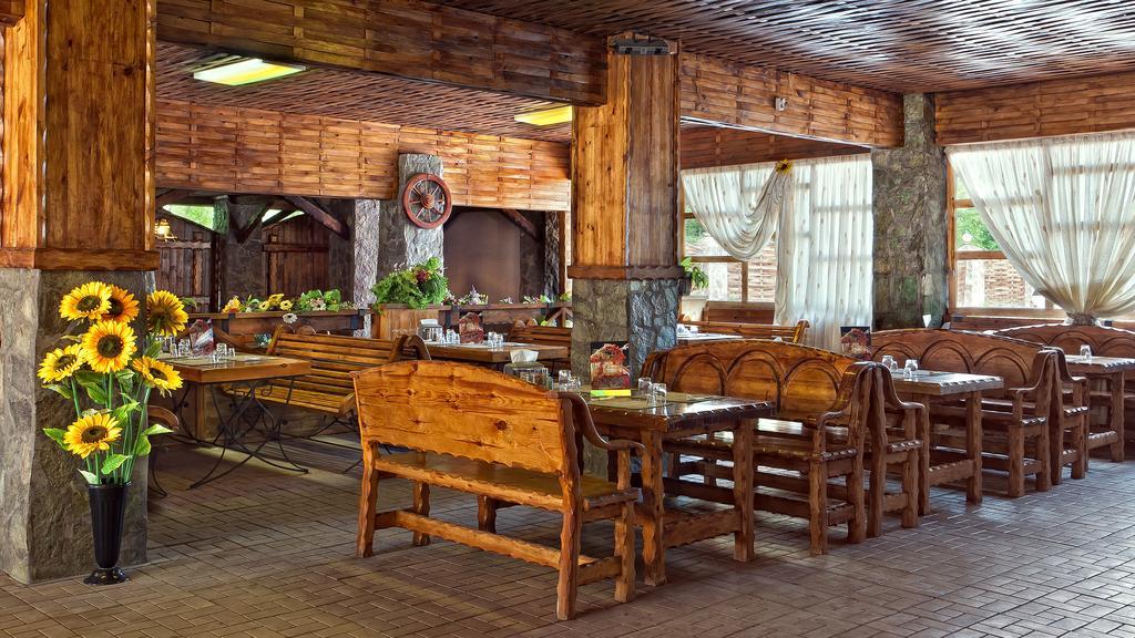 Hotel Edem Karagandy Exteriör bild