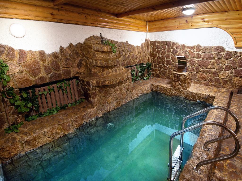 Hotel Edem Karagandy Exteriör bild