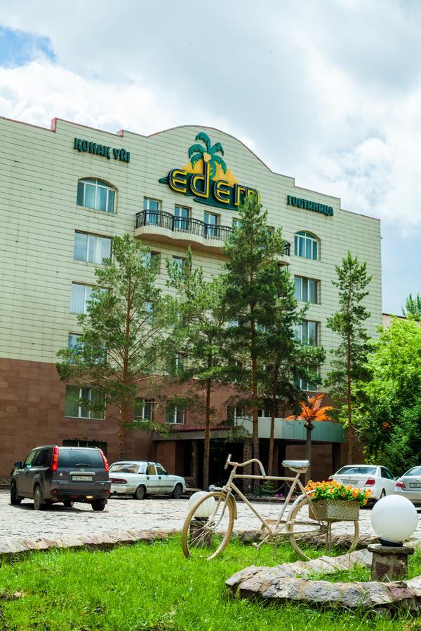 Hotel Edem Karagandy Exteriör bild