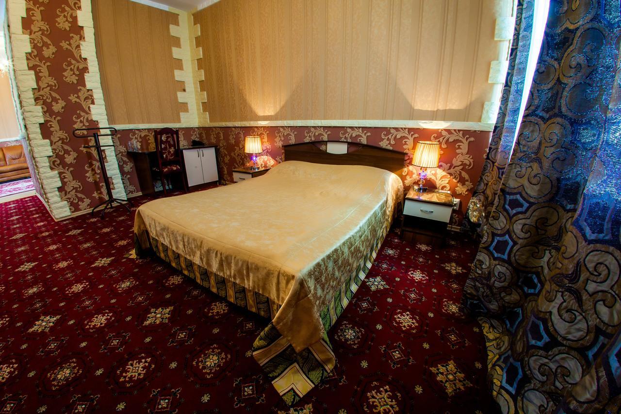 Hotel Edem Karagandy Exteriör bild