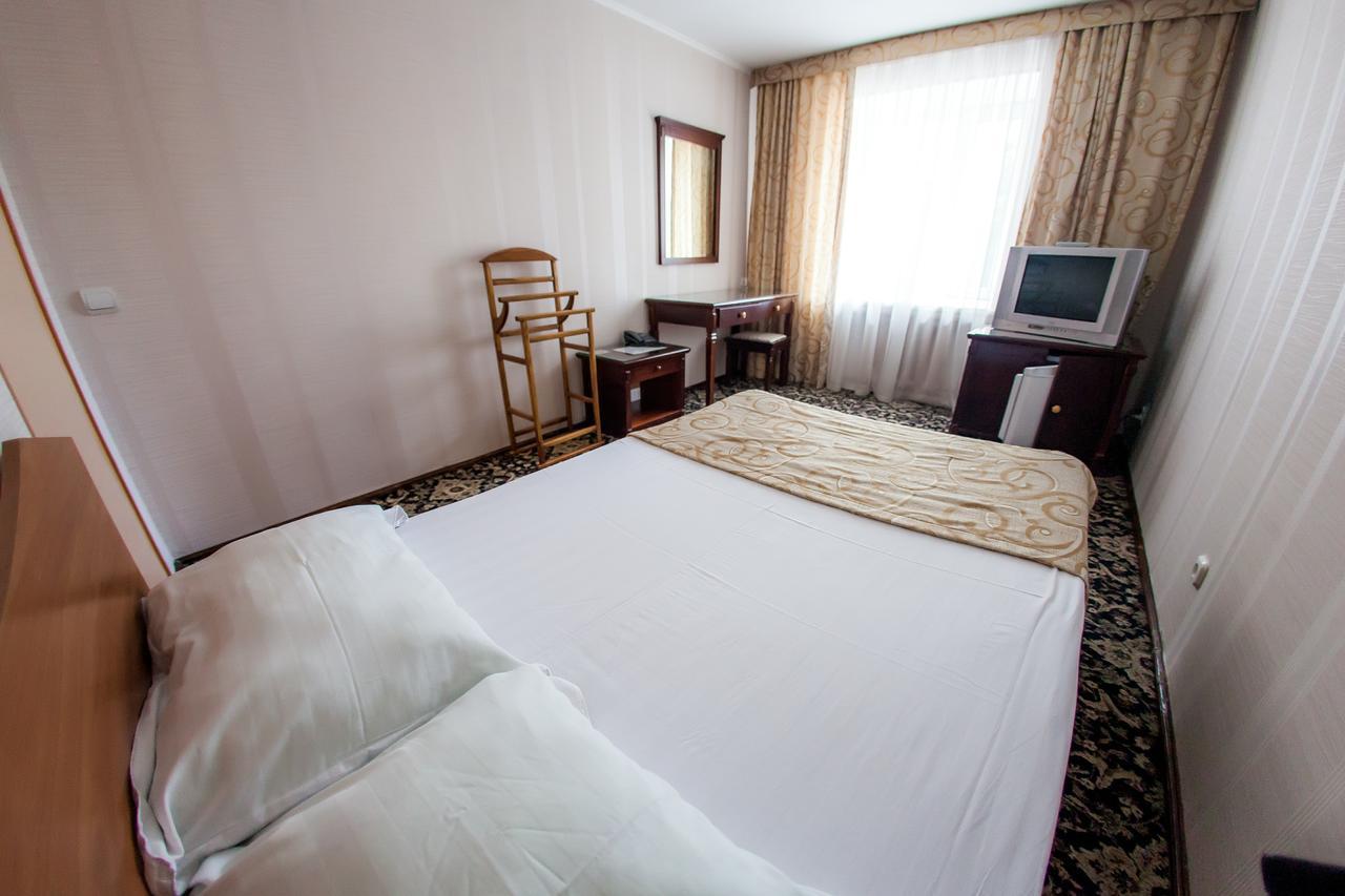 Hotel Edem Karagandy Exteriör bild