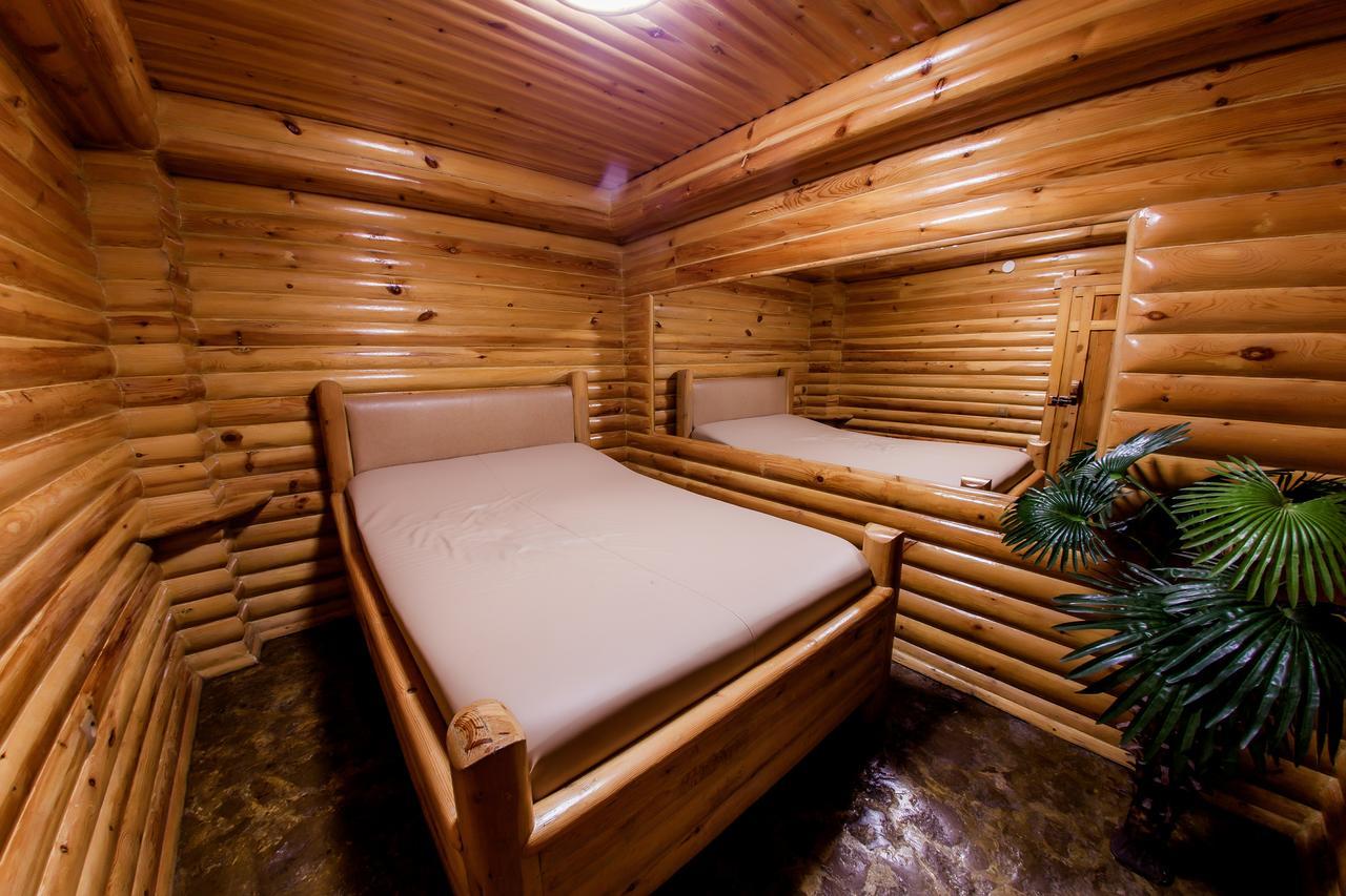 Hotel Edem Karagandy Exteriör bild
