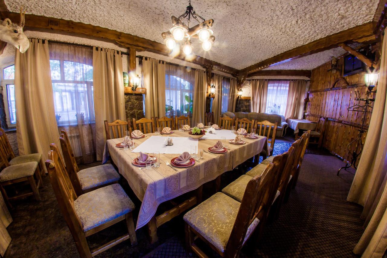 Hotel Edem Karagandy Exteriör bild
