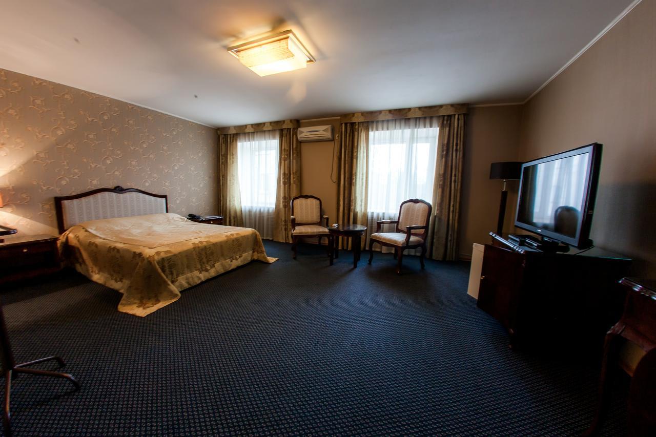 Hotel Edem Karagandy Exteriör bild