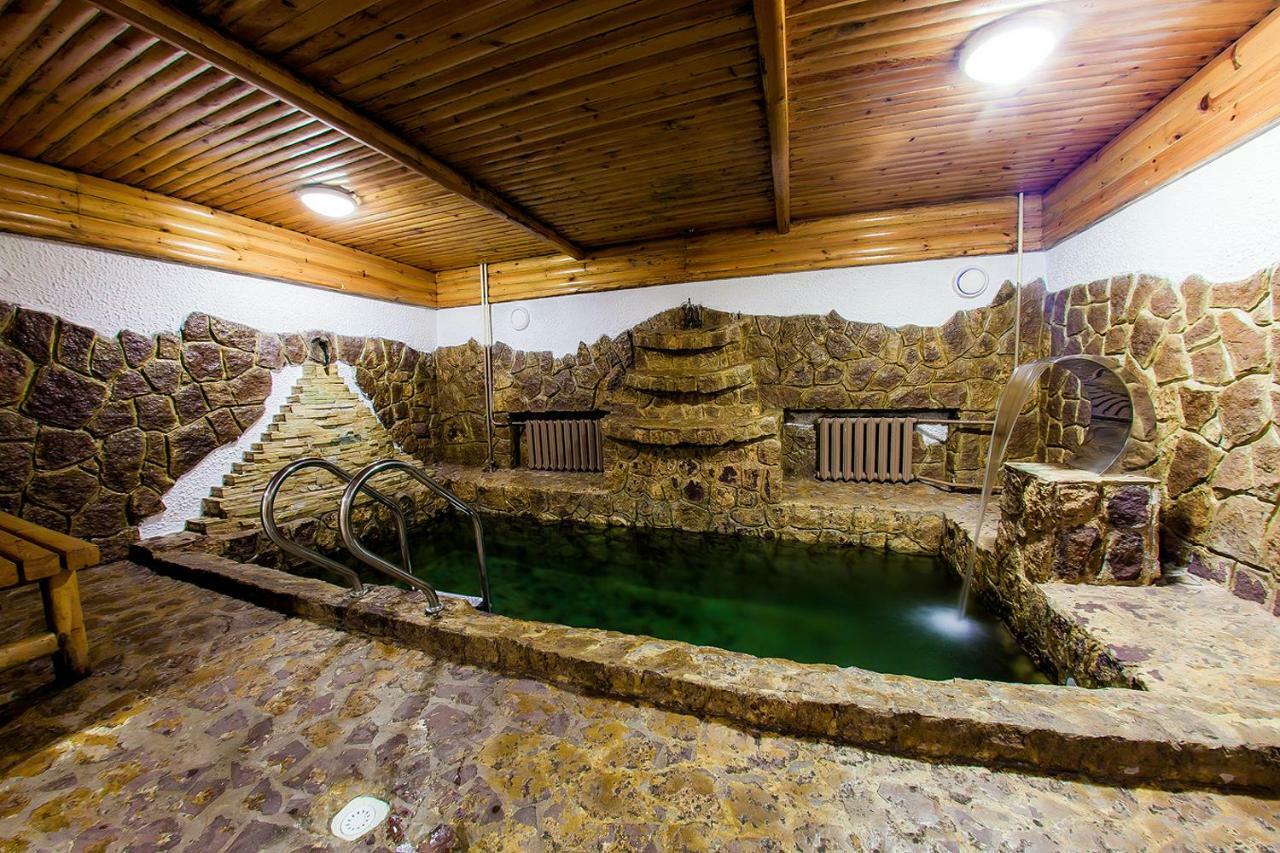Hotel Edem Karagandy Exteriör bild